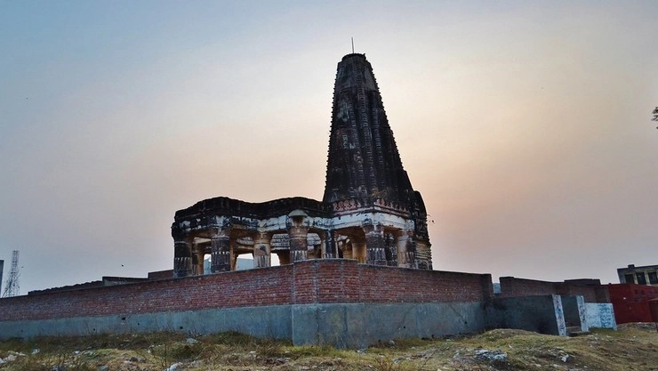பாகிஸ்தானின் பழமையான ஹிந்து கோவில்… கலவரத்தில் சிதிலமடைந்த வரலாறு