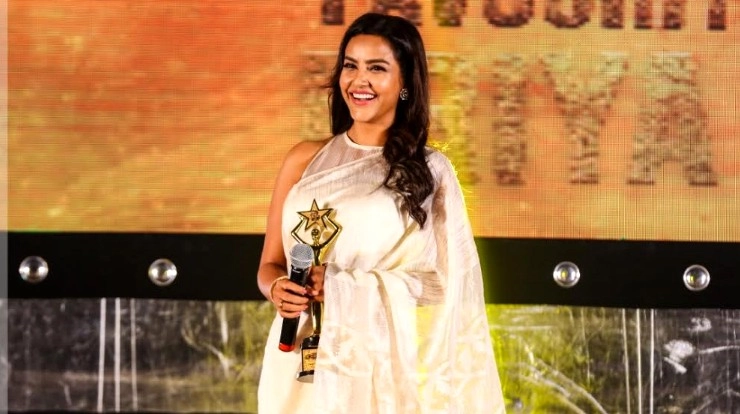 தென்னிந்திய சினிமா நட்சத்திரங்கள் பங்கேற்ற எடிஷன் விருது விழா!