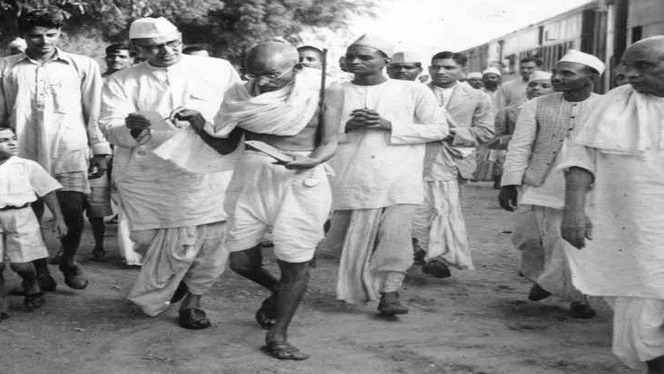 'பாரத ரத்னா' விருதை விட உயர்ந்தவர் மஹாத்மா  காந்தி - சுப்ரீம் கோர்ட்