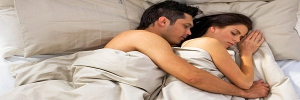 Sleep with partner- પાર્ટનર સાથે આ પોજીશનમાં સૂવું છે બેસ્ટ