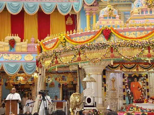వేదాలకు నిలయం భారతదేశం : రాష్ట్ర గవర్నర్ నరసింహన్