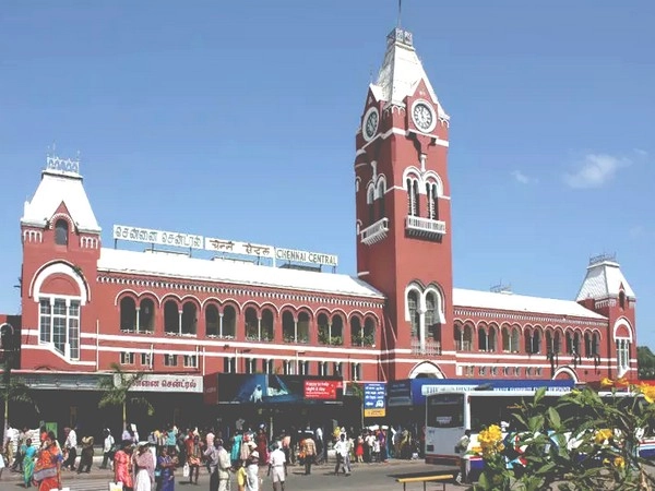 చెన్నై సెంట్రల్ స్టేషన్ పేరును.. రామచంద్రన్ సెంట్రల్ రైల్వే స్టేషనుగా..