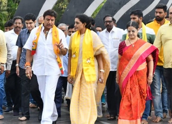 కూక‌ట్‌ప‌ల్లి ప్ర‌జ‌లారా...: నంద‌మూరి సుహాసిని బహిరంగ లేఖ