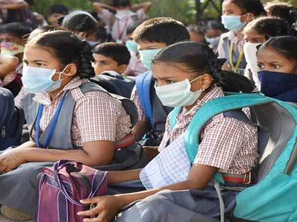 హిమాచల్‌ప్రదేశ్‌: ఒకే స్కూల్‌లో 70మంది విద్యార్థులకు కరోనా