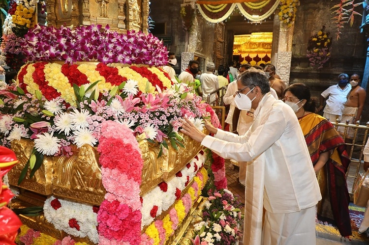 Vaikuntha Ekadashi: తిరుమల శ్రీవారి సేవలో సుప్రీంకోర్టు జడ్జి