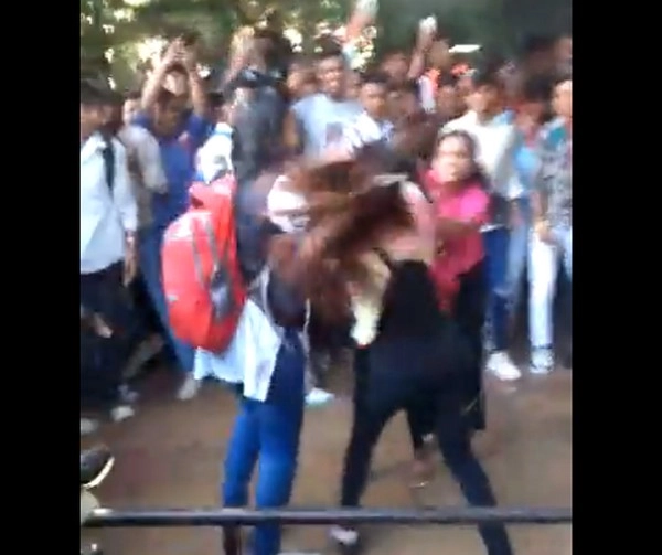 Girl Students fight