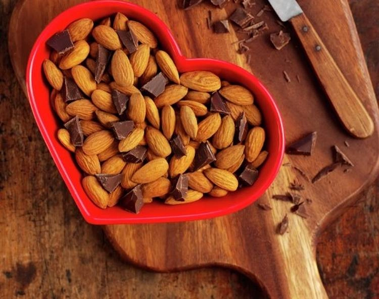 health with almonds