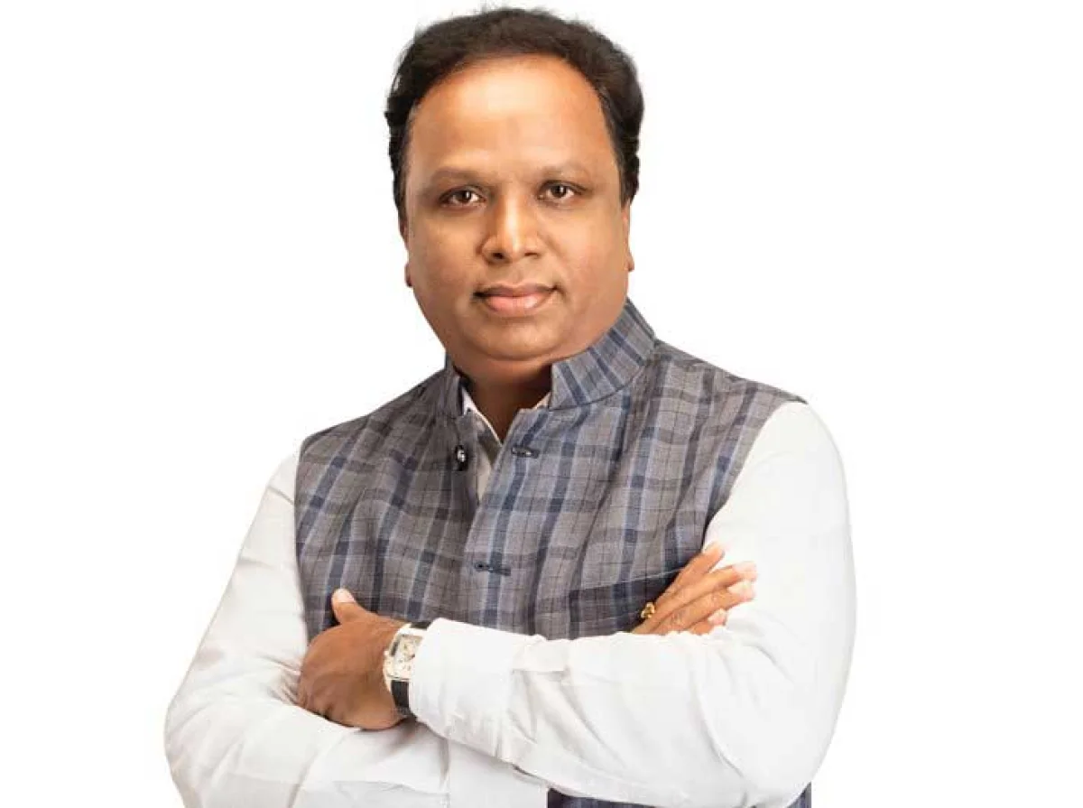Ashish Shelar at Shiv Sena's target