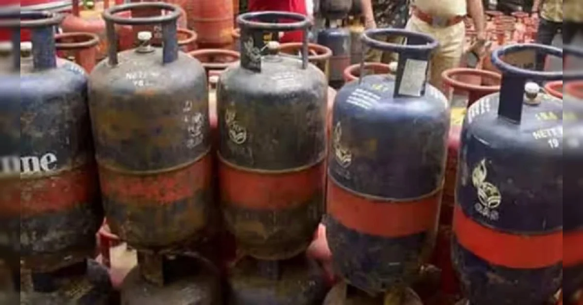 சிலிண்டர் விலை 10 ரூபாய்க்கும் மேல் குறைவு.. வழக்கம்போல் வீட்டு சிலிண்டர் விலையில் மாற்றமில்லை..!