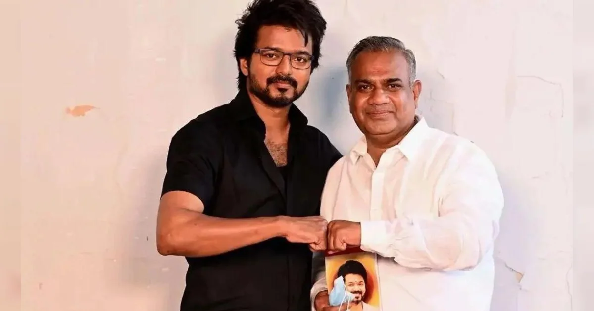 உங்களுக்கு ஒன்னு சொல்றேன்!.. தவெகா போராட்டத்தில் போலீசை சீண்டிய புஸி ஆனந்த்!..