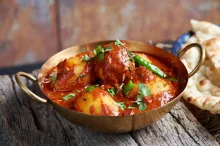 घरी हॉटेलसारखा चमचमीत काश्मिरी दम आलू कसा बनवायचा, याची सोपी रेसिपी घरी हॉटेलसारखा चमचमीत काश्मिरी दम आलू कसा बनवायचा, याची सोपी रेसिपी