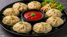Veg Momos घरीच बनवा स्ट्रीट स्टाईल 'व्हेज मोमोज' Veg Momos घरीच बनवा स्ट्रीट स्टाईल 'व्हेज मोमोज'
