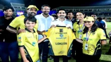 Andhra Pradesh Cricket Mania: ఆంధ్రప్రదేశ్ ప్రీమియర్ లీగ్ ఫైనల్ మ్యాచ్.. నారా లోకేష్ అదుర్స్ Andhra Pradesh Cricket Mania: ఆంధ్రప్రదేశ్ ప్రీమియర్ లీగ్ ఫైనల్ మ్యాచ్.. నారా లోకేష్ అదుర్స్
