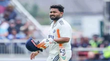 టెస్టు క్రికెట్లో 100 సిక్సర్ల అరుదైన మైలురాయిని అందుకున్న రిషబ్ పంత్ టెస్టు క్రికెట్లో 100 సిక్సర్ల అరుదైన మైలురాయిని అందుకున్న రిషబ్ పంత్