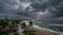 బంగాళాఖాతంలో అల్పపీడనం.. 48 గంటల్లో వర్షాలు... ఆరెంజ్ అలెర్ట్ బంగాళాఖాతంలో అల్పపీడనం.. 48 గంటల్లో వర్షాలు... ఆరెంజ్ అలెర్ట్