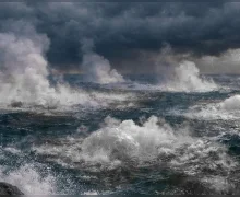 સમુદ્રમાં ઉકળતું પાણી અને ઉઠતા પરપોટા, ગુજરાત-મહારાષ્ટ્ર તટ પર સમુદ્રી તોફાન, શું આવવાની છે કોઈ મોટી આફત ?