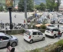 उत्तराखंडमध्ये वाहनांवर ग्रीन टॅक्स लावण्याचा निर्णय, दर जाणून घ्या