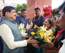 सीएम डॉ. मोहन यादव ने 10 साल बाद दिया प्रमोशन, गदगद हुए कर्मचारी, ढोल-नगाड़ों से किया स्वागत