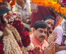 महाकाल की शाही सवारी, CM डॉ. मोहन यादव ने भगवान चन्द्रमोलेश्वर की पूजा की, रामघाट पर हेलीकॉप्टर से हुई पुष्पवर्षा