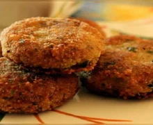 Delicious and healthy breakfast दलिया कटलेट; घरी बनवा कमी कॅलरी असलेला नाश्ता