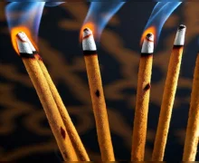 दररोज किती अगरबत्ती लावाव्यात? धार्मिक आणि वैज्ञानिक कारणे जाणून घ्या