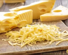 या देशात १,२०० हून अधिक प्रकारचे चीज खाल्ले जाते