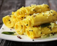 गुजरातमधील सर्वात लोकप्रिय पदार्थांपैकी एक खांडवी; लिहून घ्या रेसिपी