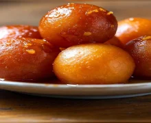 लग्नसराई विशेष वधू/वरास केळवण करताय; मग घरीच बनवा झटपट ड्राय गुलाबजाम पाककृती