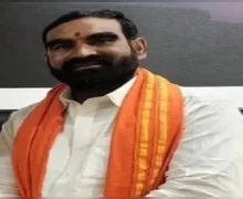 हिंगोली येथील आमदार संतोष बांगर यांच्या घरावर 100 पोलिस अधिकाऱ्यांनी छापा टाकला