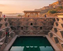 २०२५ चे टॉप ५ ट्रेंडिंग भारतीय पर्यटन स्थळे: या वर्षी 'या' ठिकाणी जायलाच हवं!