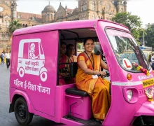 महाराष्ट्र सरकारची महिलांसाठी 'पिंक ई-रिक्षा' योजनेअंतर्गत ४०% अनुदानाची घोषणा
