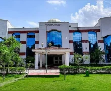 நிர்வாண போட்டோ அனுப்பு, இல்லையேல் இண்டர்னல் மார்க்கில் கைவைத்துவிடுவேன்: மாணவியை மிரட்டிய பேராசிரியர்..