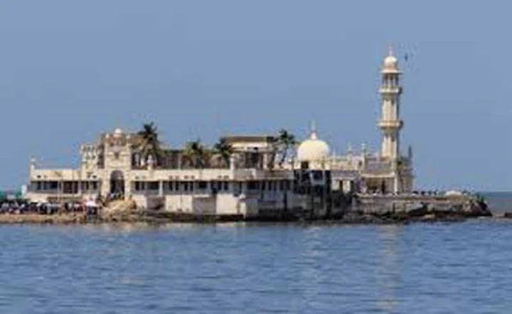 Mumbai: Security tightened as Haji Ali Dargah gets bomb threat call