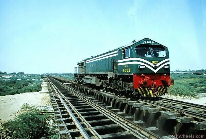 Fed up of ‘ill-mannered’ boss, Pak Railway official seeks 730 days of leave, application goes viral