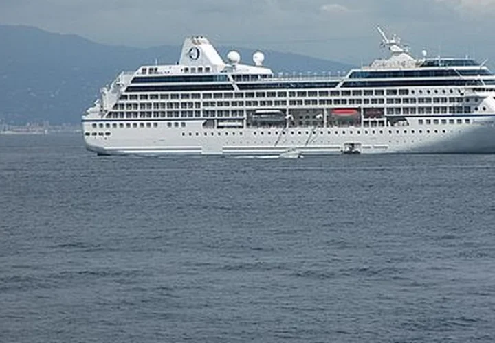 Mumbai cruise drugs raid