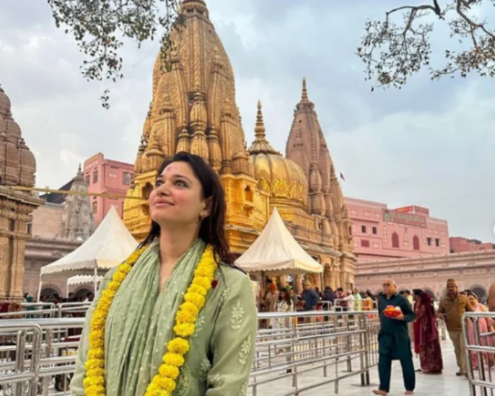 Tamannaah Bhatia visits Kashi Vishwanath temple during stay in Banaras (PICS)