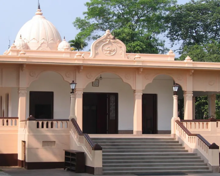 West Bengal: Escorted by police, Ramakrishna Mission monks return to Ashram