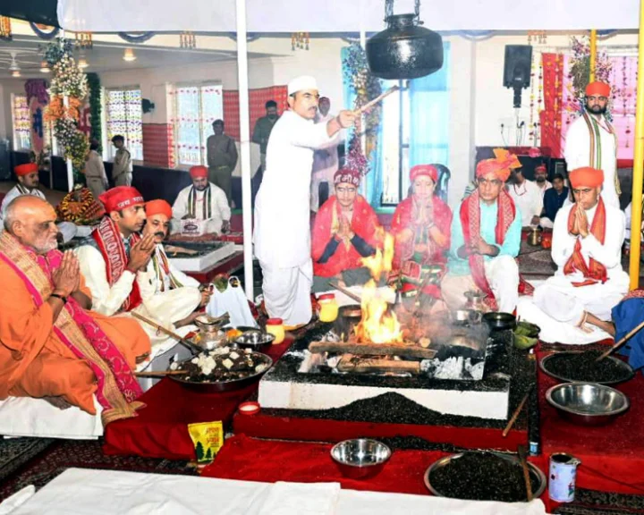 Over 4-lakh devotees throng Vaishno Devi Shrine during Navratras