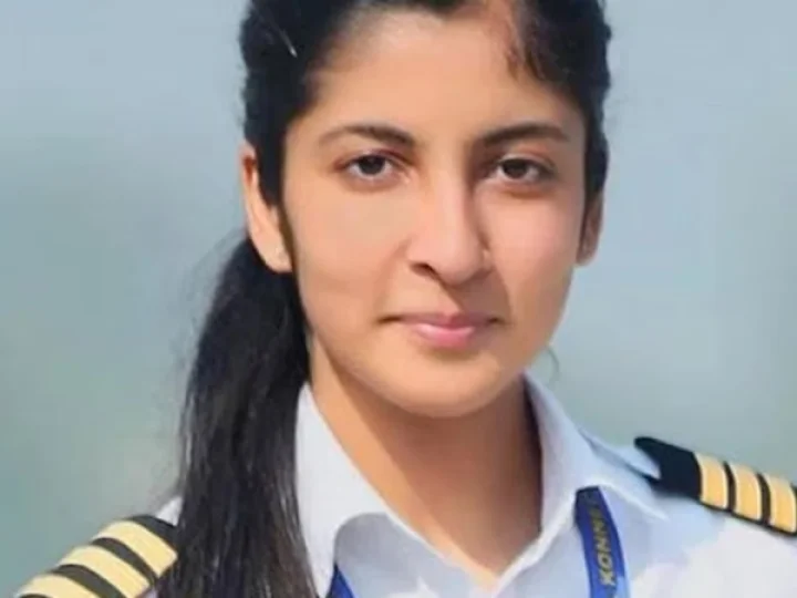 Maharashtra: Air India woman pilot commits suicide, family alleges boyfriend 'forced her to quit non-veg'