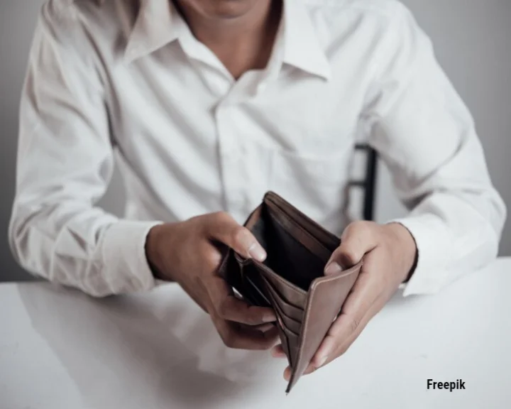 NEVER keep THESE 5 things in purse, otherwise Goddess Lakshmi can get upset