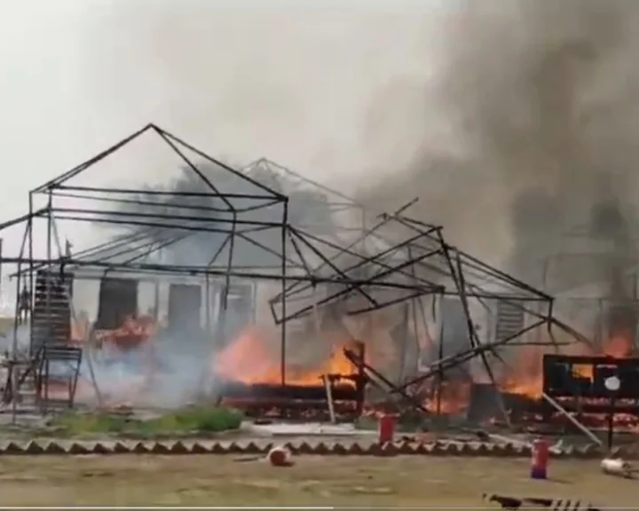 WATCH- Fire broke out near Chhatnag Ghat during Maha Kumbh, many tents burnt to ashes