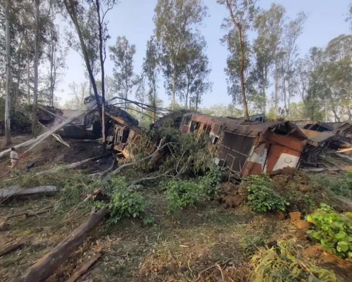 2 drivers killed, 5 injured as 2 goods trains collide in Jharkhand