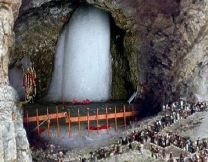 Amarnath Yatra suspended for a day from Pahalgam and Baltal routes
