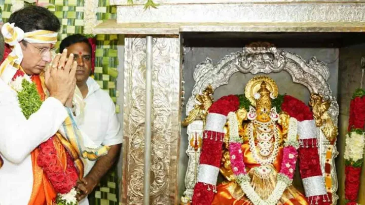 Hyderabad: Ministers offer silk clothes to Goddesses as Bonalu celebrations continue