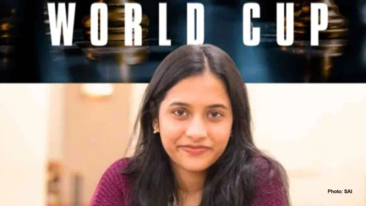 19-yr-old Divya Deshmukh beats Koneru Humpy, lifts Women World Cup title; Wishes pour in for becoming Grandmaster