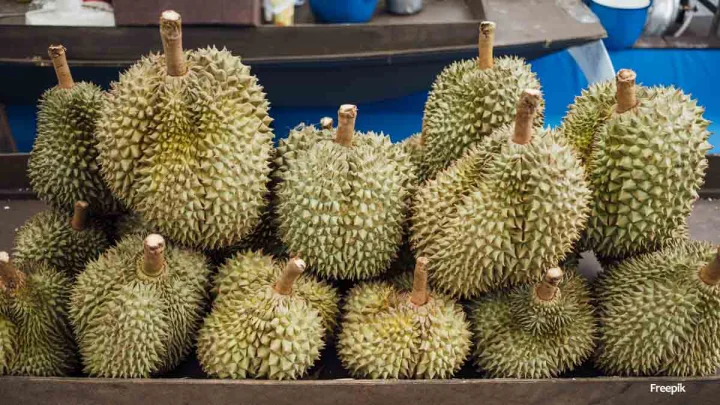 Exotic fruit's 'gas leak' smell keeps German fire department busy