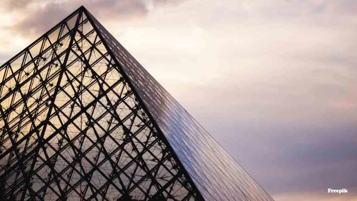 Jewelry stolen from Louvre Museum in Paris