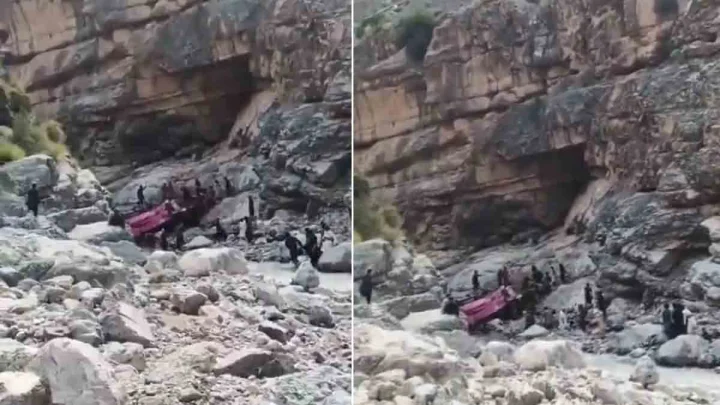 Pakistan: Bus crashes into ravine, killing at least 40