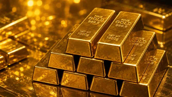Why is Russia selling its gold?