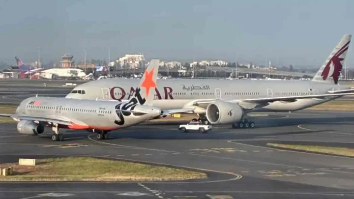 Australia: 2 planes almost collide on Sydney Airport tarmac
